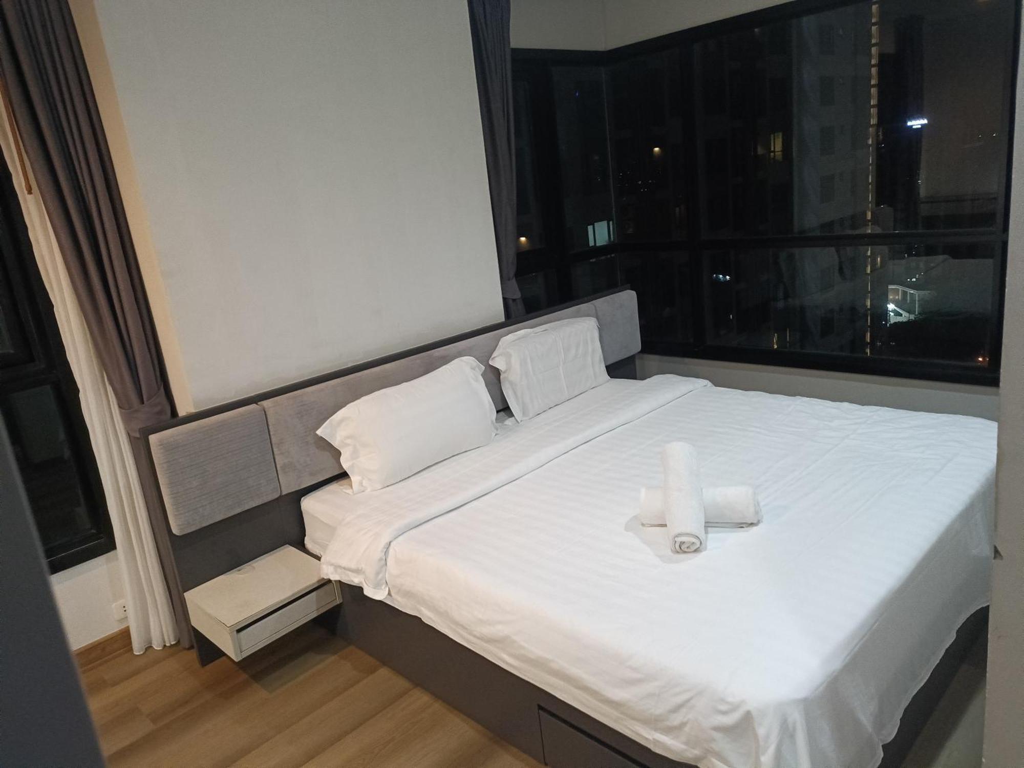 The Base Central Pattaya Room photo
