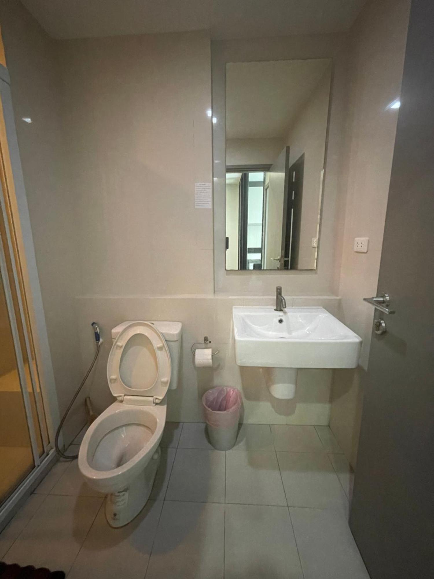The Base Central Pattaya Room photo