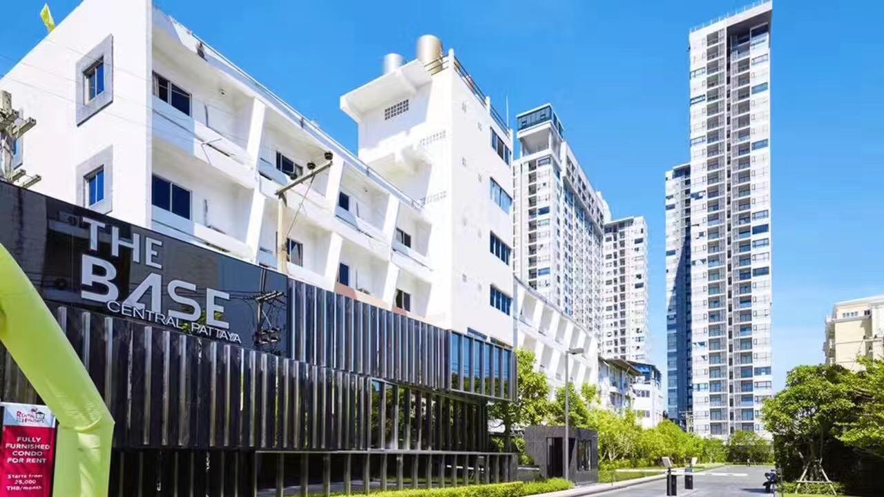 The Base Central Pattaya Exterior photo